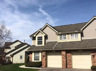 719 Whisperwood Trl, Fenton, MI 48430