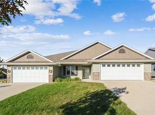 3606 Bluebird Dr SW, Cedar Rapids, IA 52404