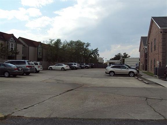 5th image of 909 W Esplanade Ave Ste 101