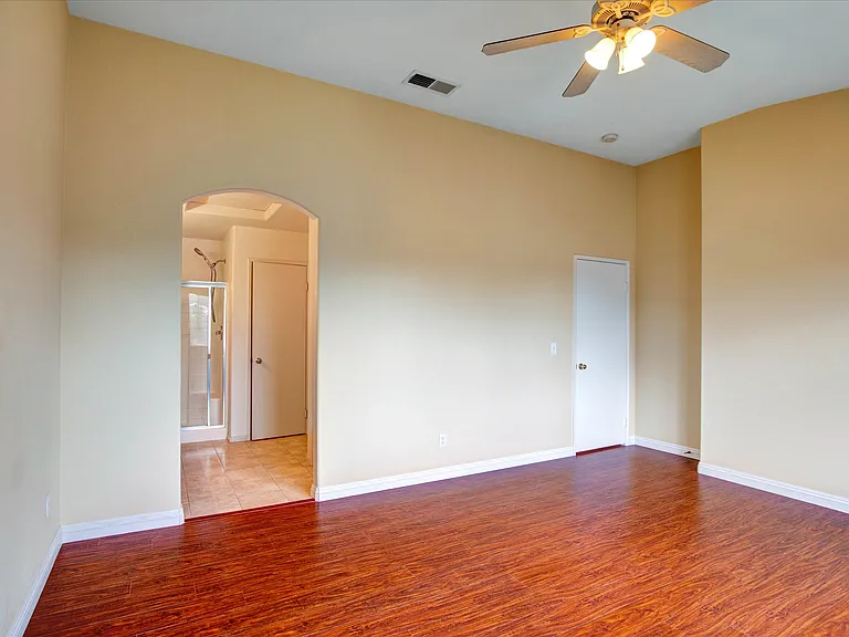 10910 Ivy Hill Dr #4 — Photo 4