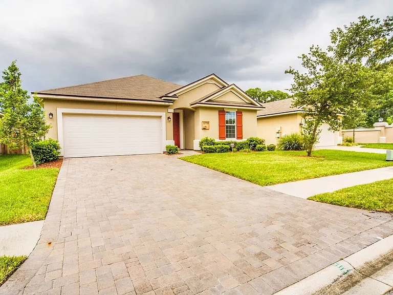 11733 Lake Bend Cir — Photo 3