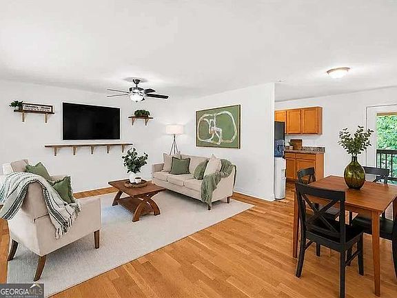 3rd image of 43 Bulldog Way