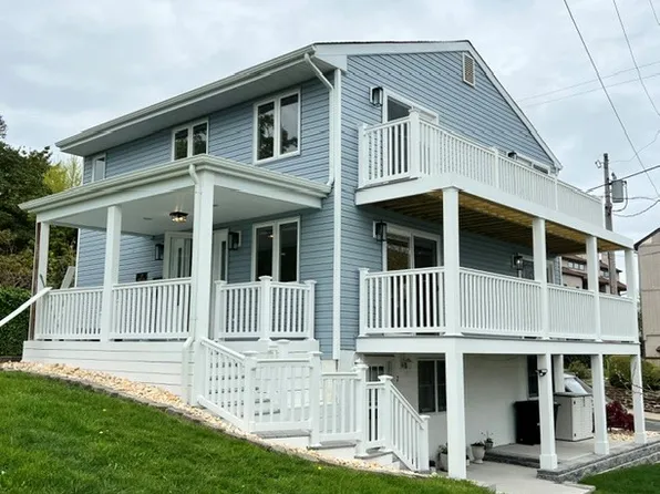 10 Hillside Ave, Highlands, NJ 07732
