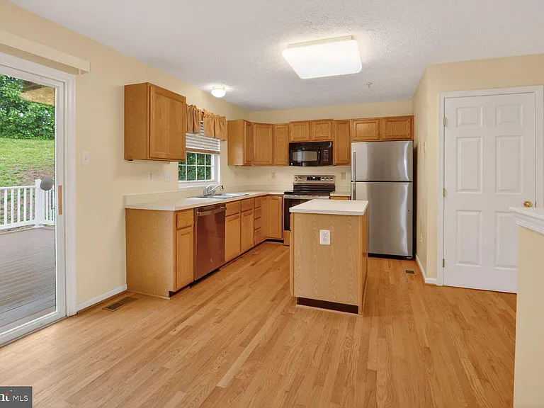 158 Glen View Ter — Photo 5