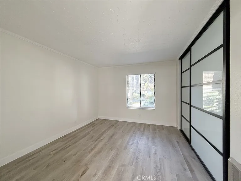 231 Springview — Photo 8
