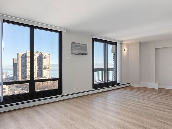 3rd image of 6166 N Sheridan Rd APT 14C