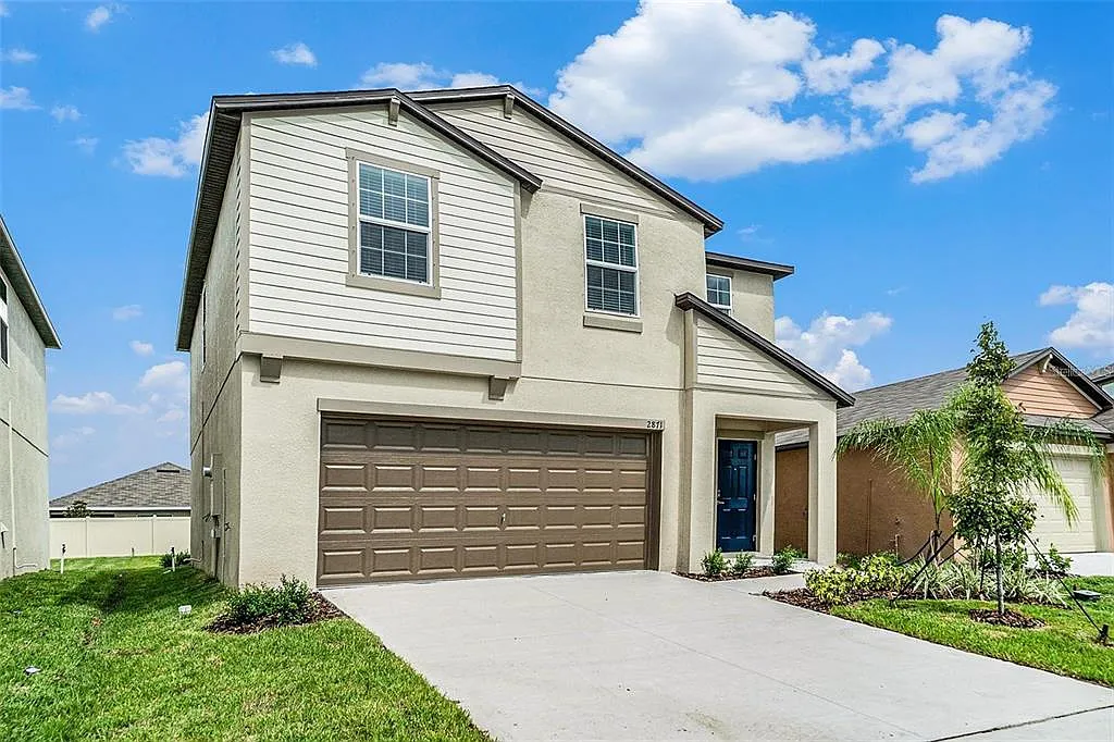 4 bed, 2.5 bath, 1924 sqft, $2,600 — Photo 1