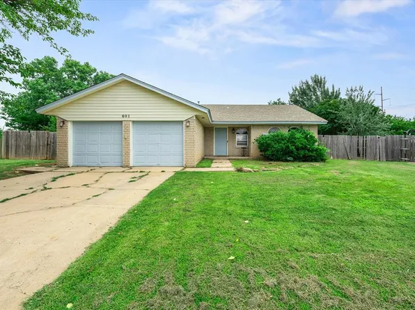 601 SW 27th St, Moore, OK 73160