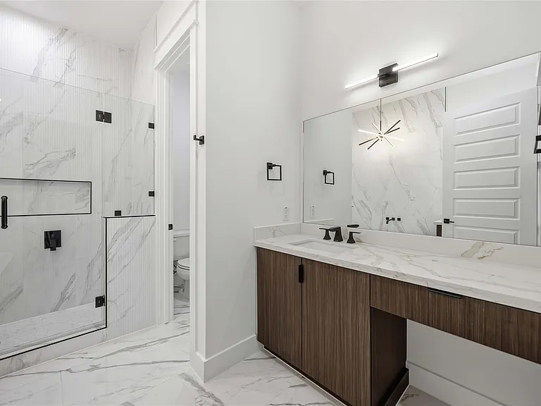 6627 Katarani Dr — Photo 24