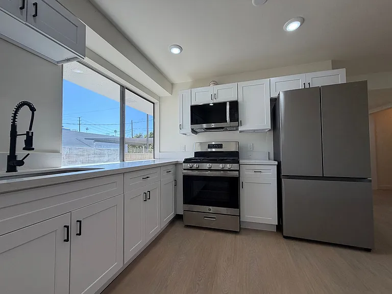 6079 La Prada St #102 — Photo 3