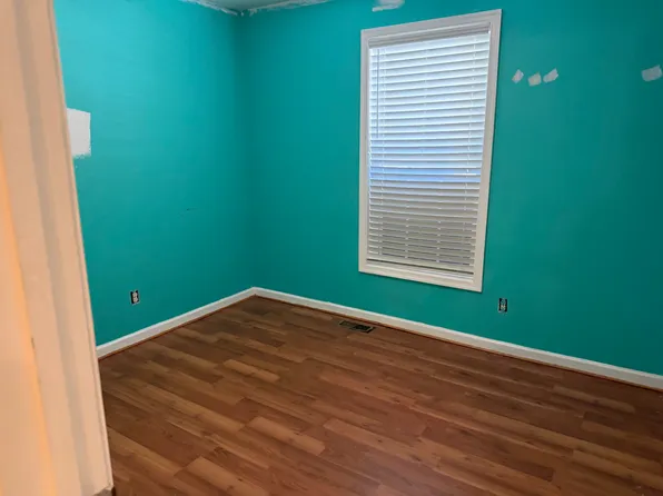 2015 Union Cross Rd, Winston Salem, NC 27107