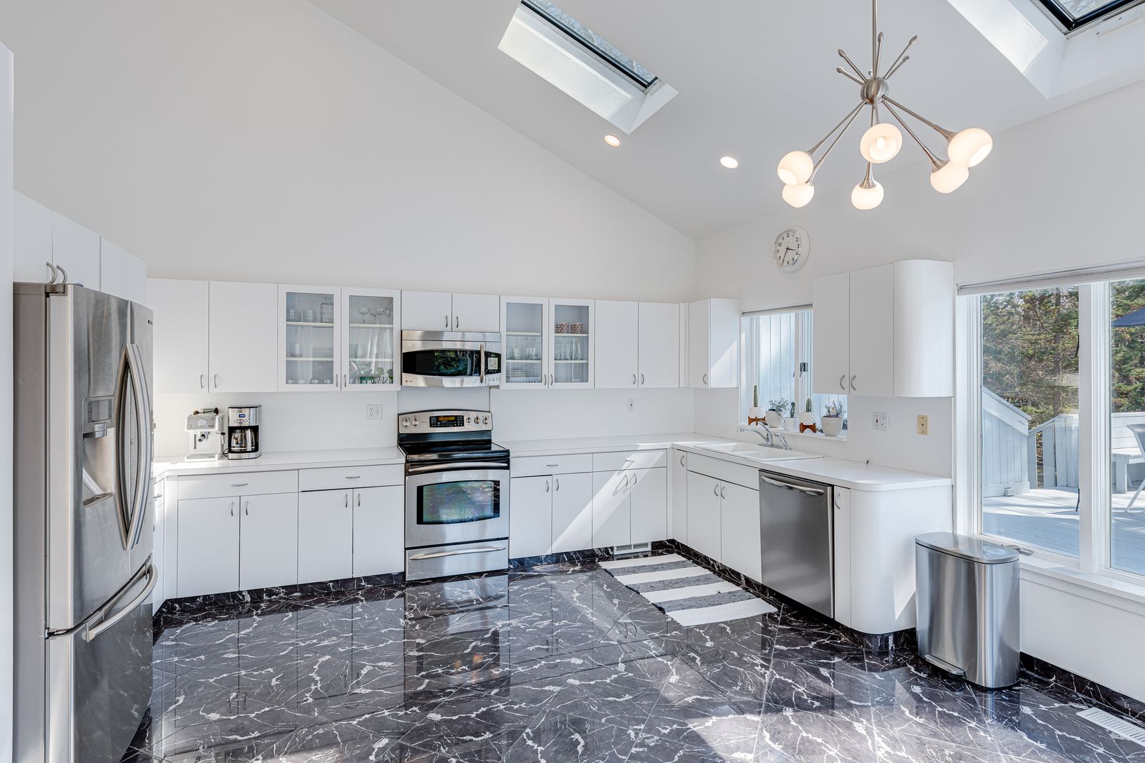 Sunlit kitchen