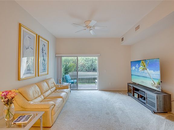 5th image of 536 7th Sq APT 104