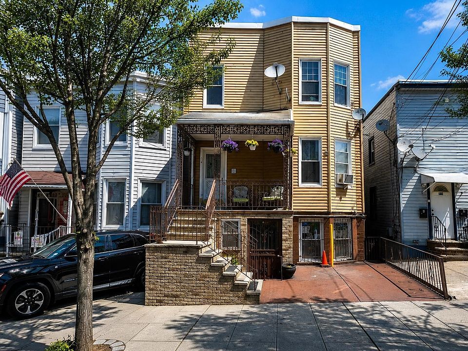1st image of 816 19th St APT 4