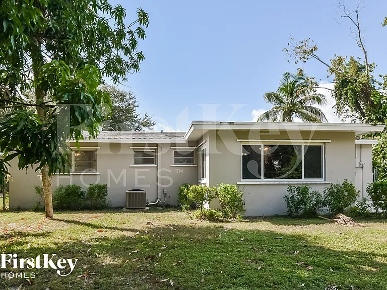 3141 SW 17th St — Photo 15