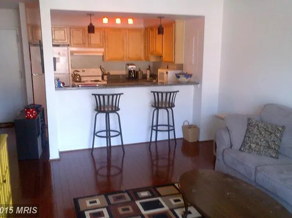 4500 S Four Mile Run Dr APT 530, Arlington, VA 22204