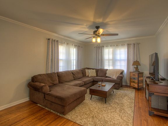 3rd image of 703 S Richmond Ave