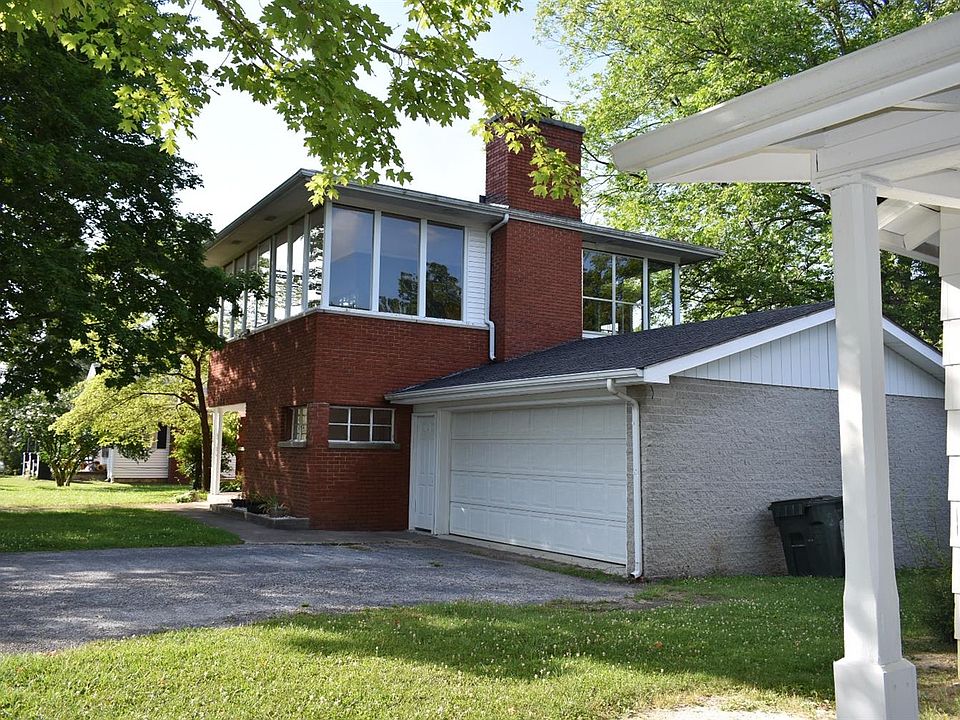 1st image of 334 Forest Ave