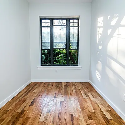 Rented by Nooklyn NYC LLC | media 43