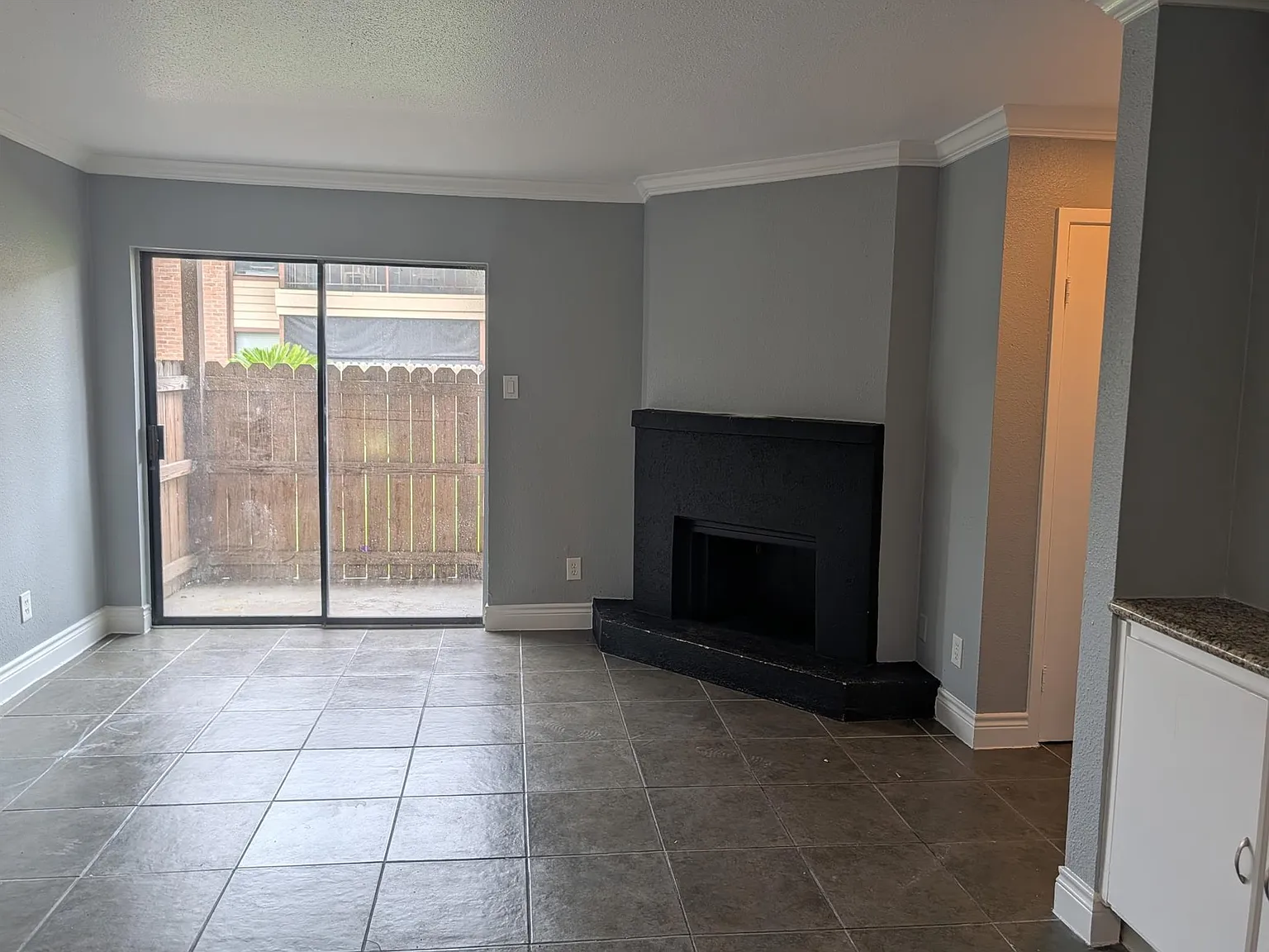 2 bed, 2.0 bath, 1034 sqft, $1,100 — Photo 1
