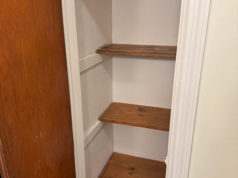 131 E Channel St — Photo 5