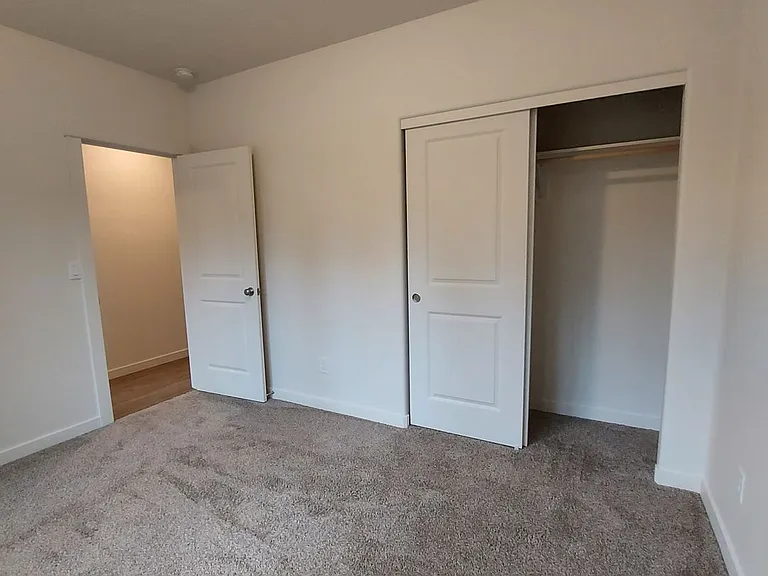17026 Kasserman Dr — Photo 12