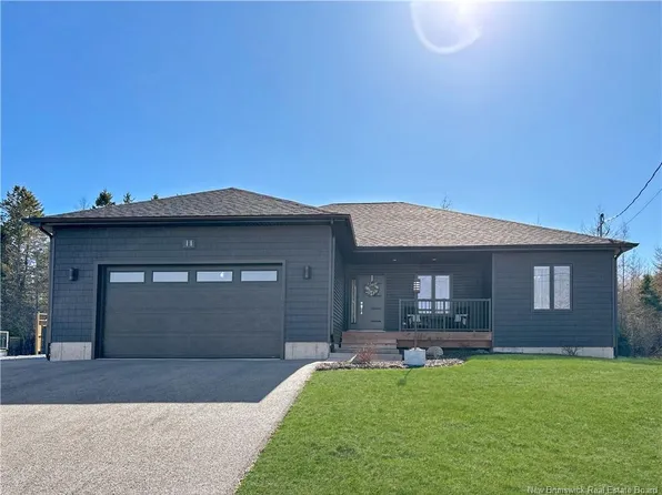 11 Oriole Ln, Quispamsis, NB E2E 0S6