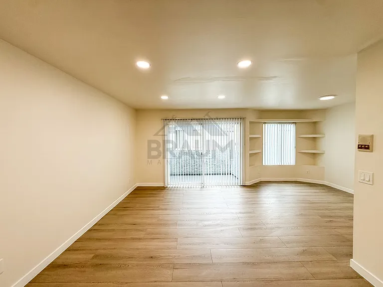15000 BURBANK — Photo 8