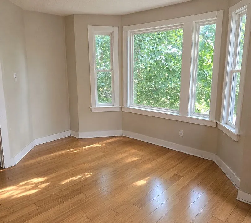 1607 Methyl St