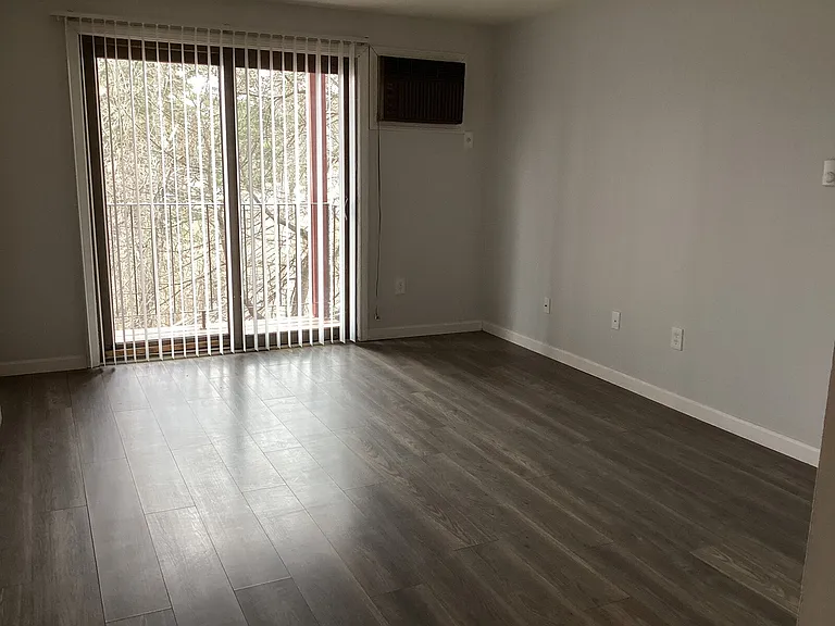 12 E Side Dr #4 — Photo 12