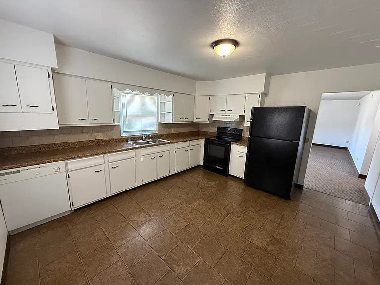1000 Court St #1000 — Photo 1