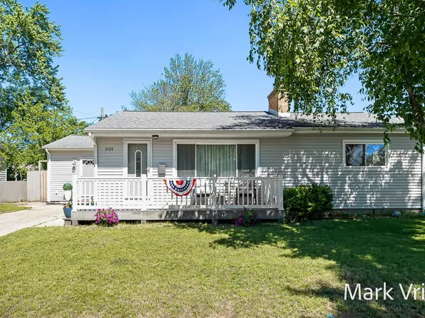 3125 Coolidge Rd, Muskegon, MI 49441