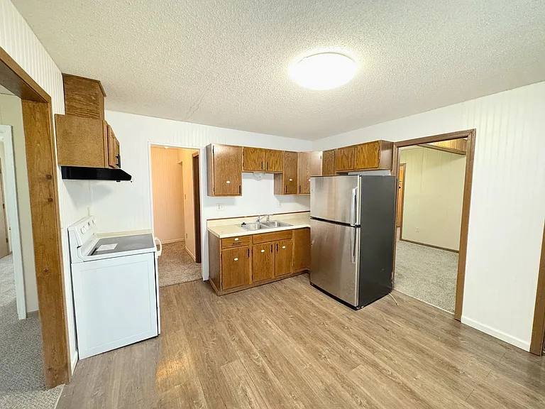 416 Grover St — Photo 11