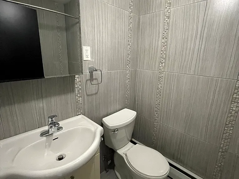 340 Cooper St #33 — Photo 14