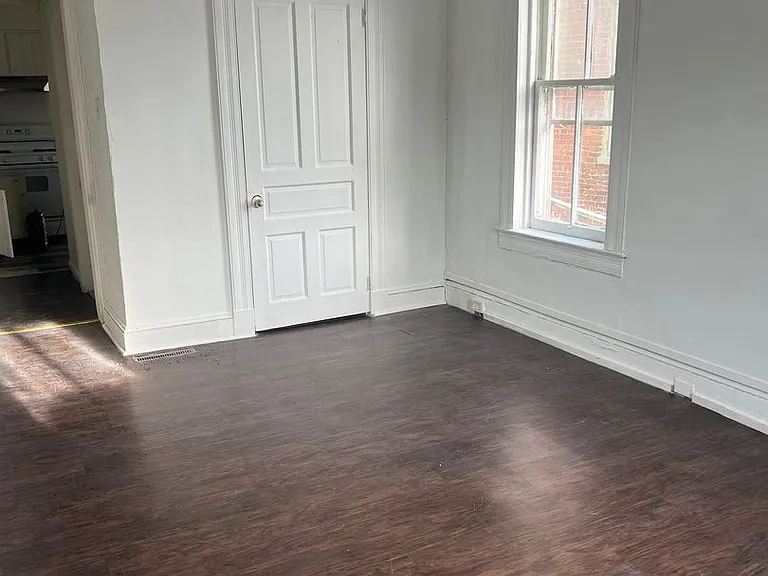 310 E King St #1 — Photo 11