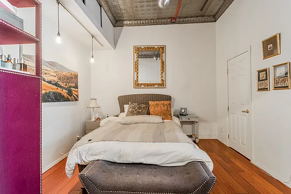 Rented by Bond New York | media 10