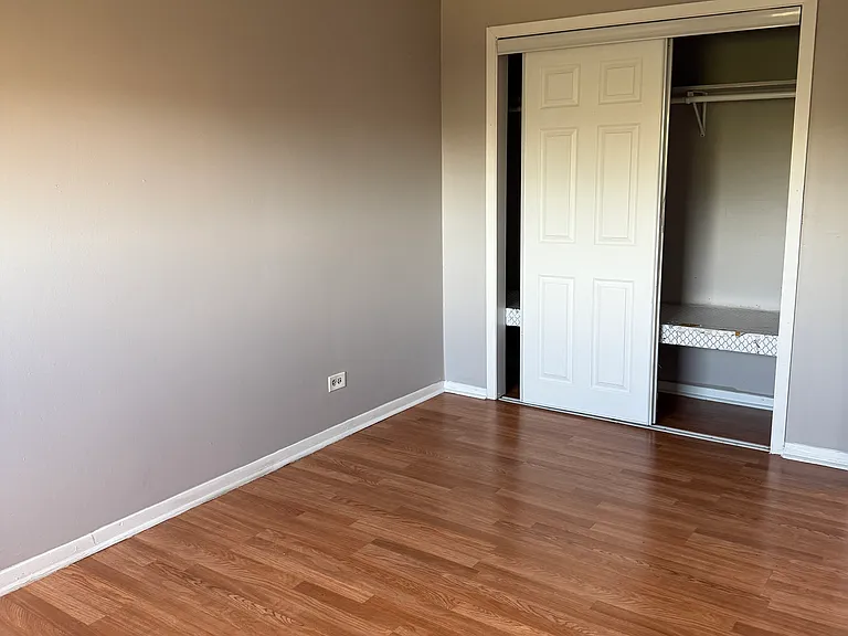 1542 Norway Ln — Photo 8