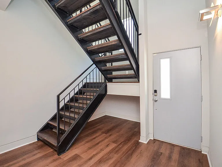 4708 Crawford St — Photo 4