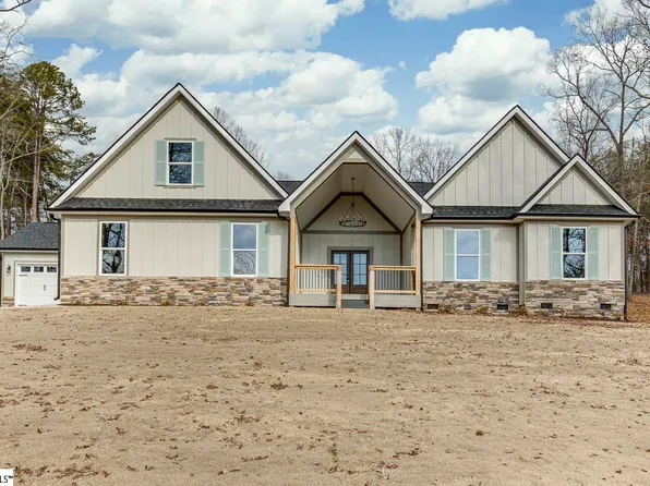 320 Jones Kelley Rd, Travelers Rest, SC 29690