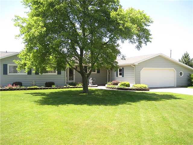 1st image of 202 Hallock Dr