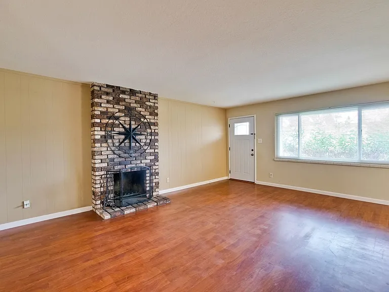 1778 Balsa Ave — Photo 6