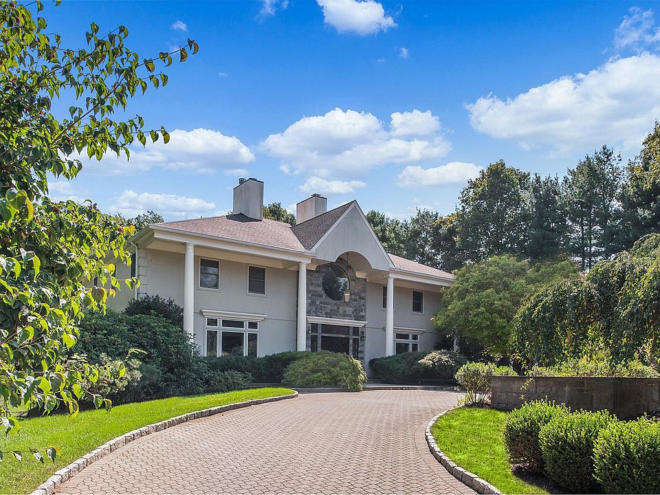 1st image of 13 Hobby Farm Dr