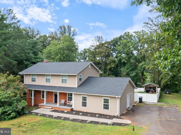 7406 Stuart Cir, Warrenton, VA 20187