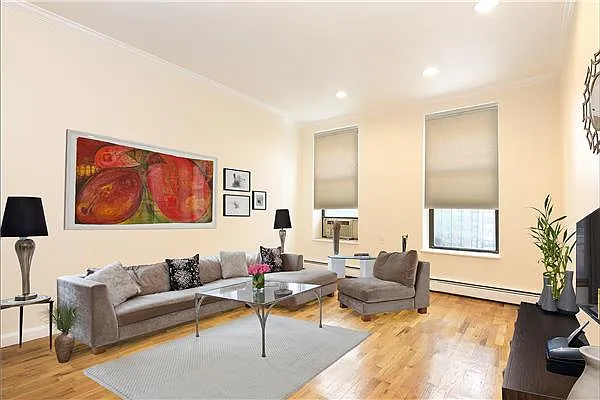 Sold by Maison International | media 5
