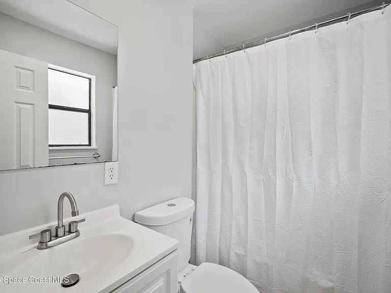 1328 Union St SE — Photo 17