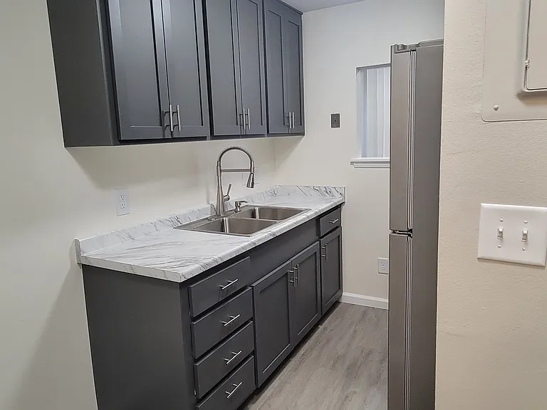 Sheraton Place Apartments — Photo 7