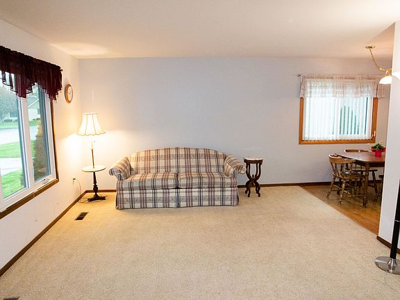 3rd image of 3186 Beechnut Ln #0