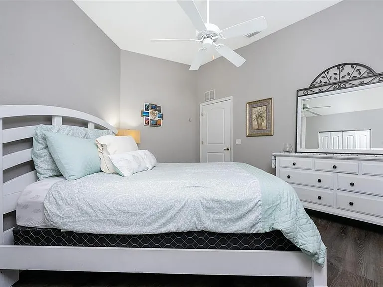 319 Monaco Dr #8 — Photo 32