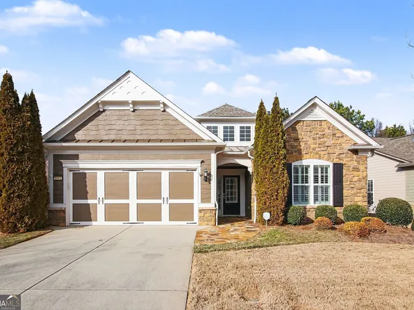 5911 Chimney Rock Dr, Hoschton, GA 30548