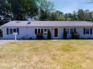 24 Larchmont Rd, Warwick, RI 02886